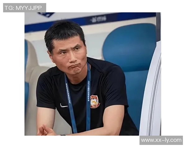 国足主帅邵佳一将在广东肇庆召开媒体见面会，期待新征程的启航