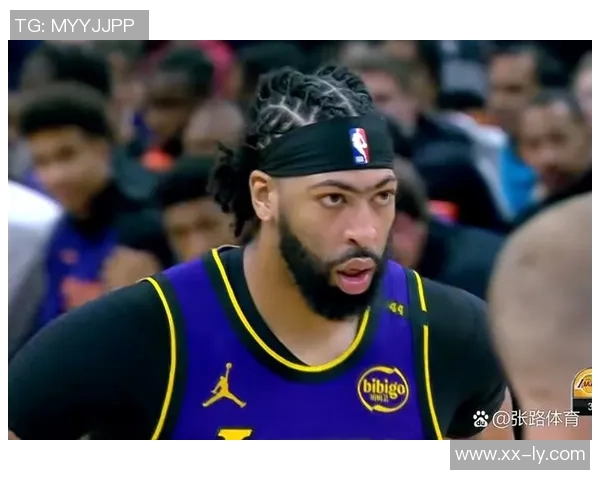 浓眉半场表现出色8投5中贡献12分5篮板1助攻1抢断展现强大实力